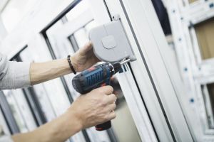 Dlaczego warto kupować okna prosto od producenta – fakty i mity